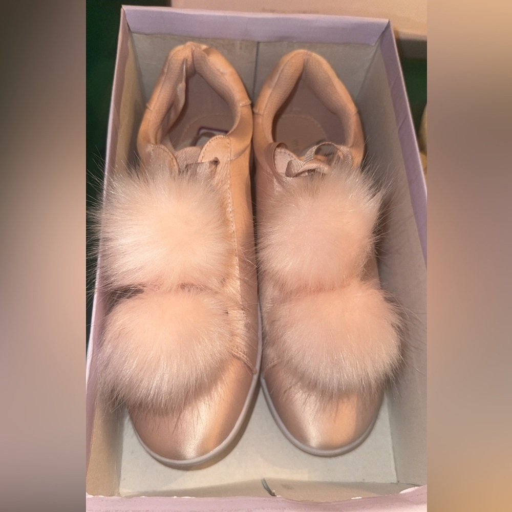BRAND NEW MADDEN GIRL SNEAKERS